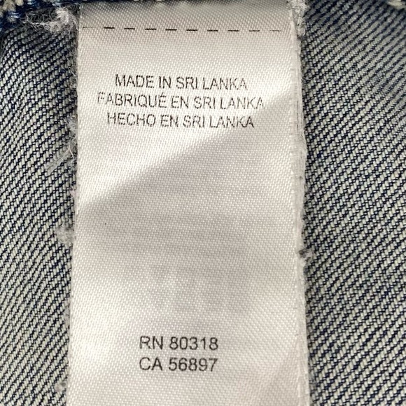 Lucky Brand Long line Trucker slightly distressed jean jacket size M - Picture 11 of 11